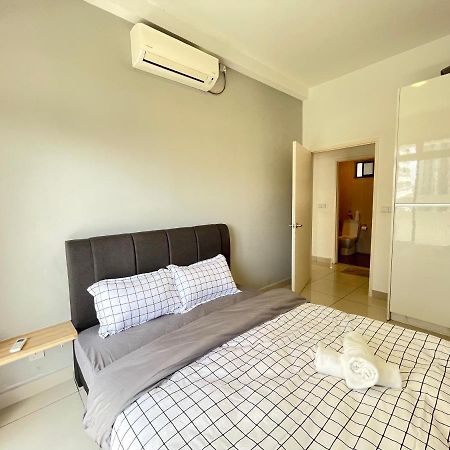 Meridin Medini By Wp Homestay Nusajaya  Esterno foto