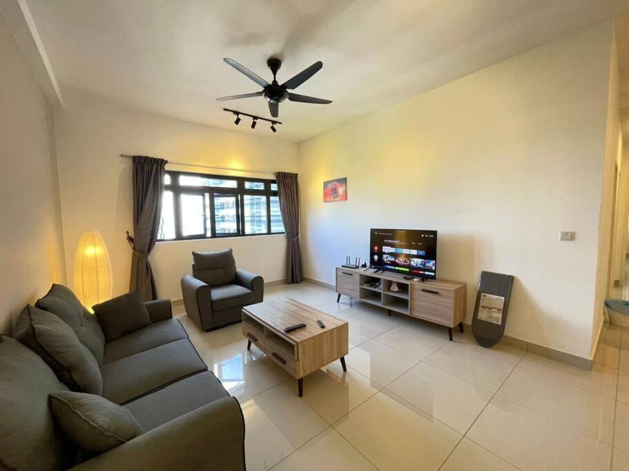 Meridin Medini By Wp Homestay Nusajaya  Esterno foto