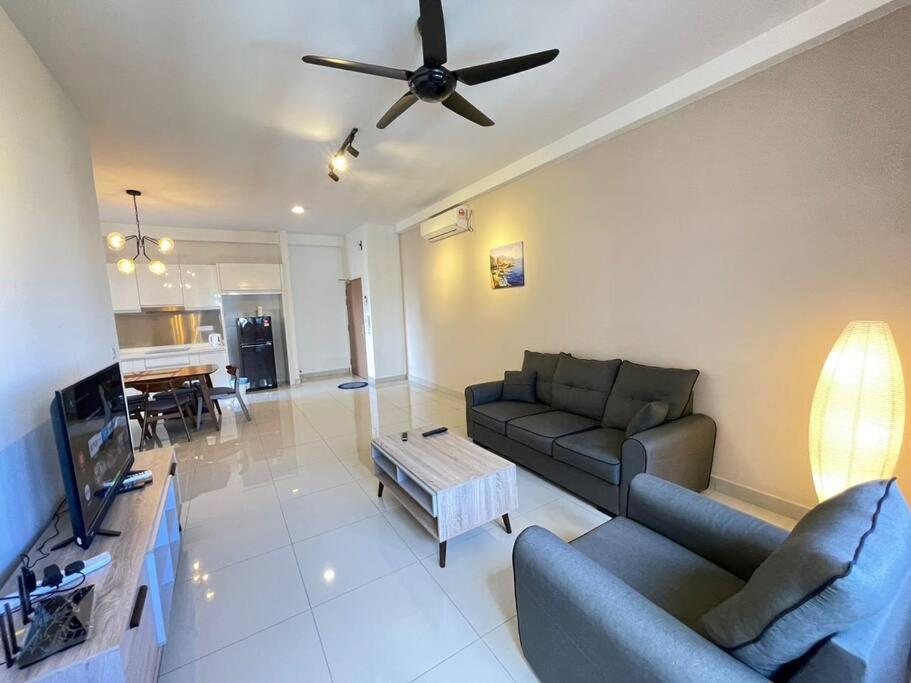 Meridin Medini By Wp Homestay Nusajaya  Esterno foto