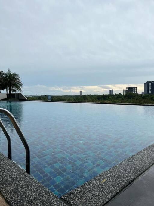 Meridin Medini By Wp Homestay Nusajaya  Esterno foto