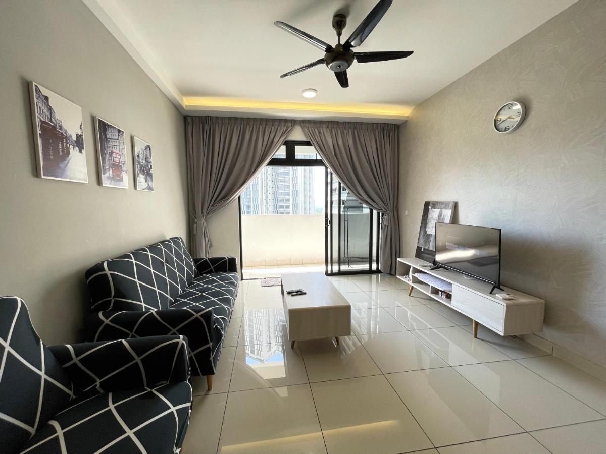 Meridin Medini By Wp Homestay Nusajaya  Esterno foto