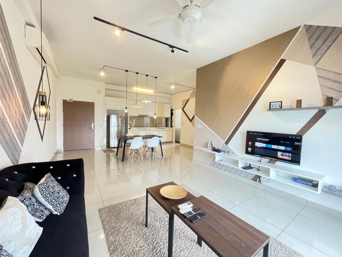 Meridin Medini By Wp Homestay Nusajaya  Esterno foto