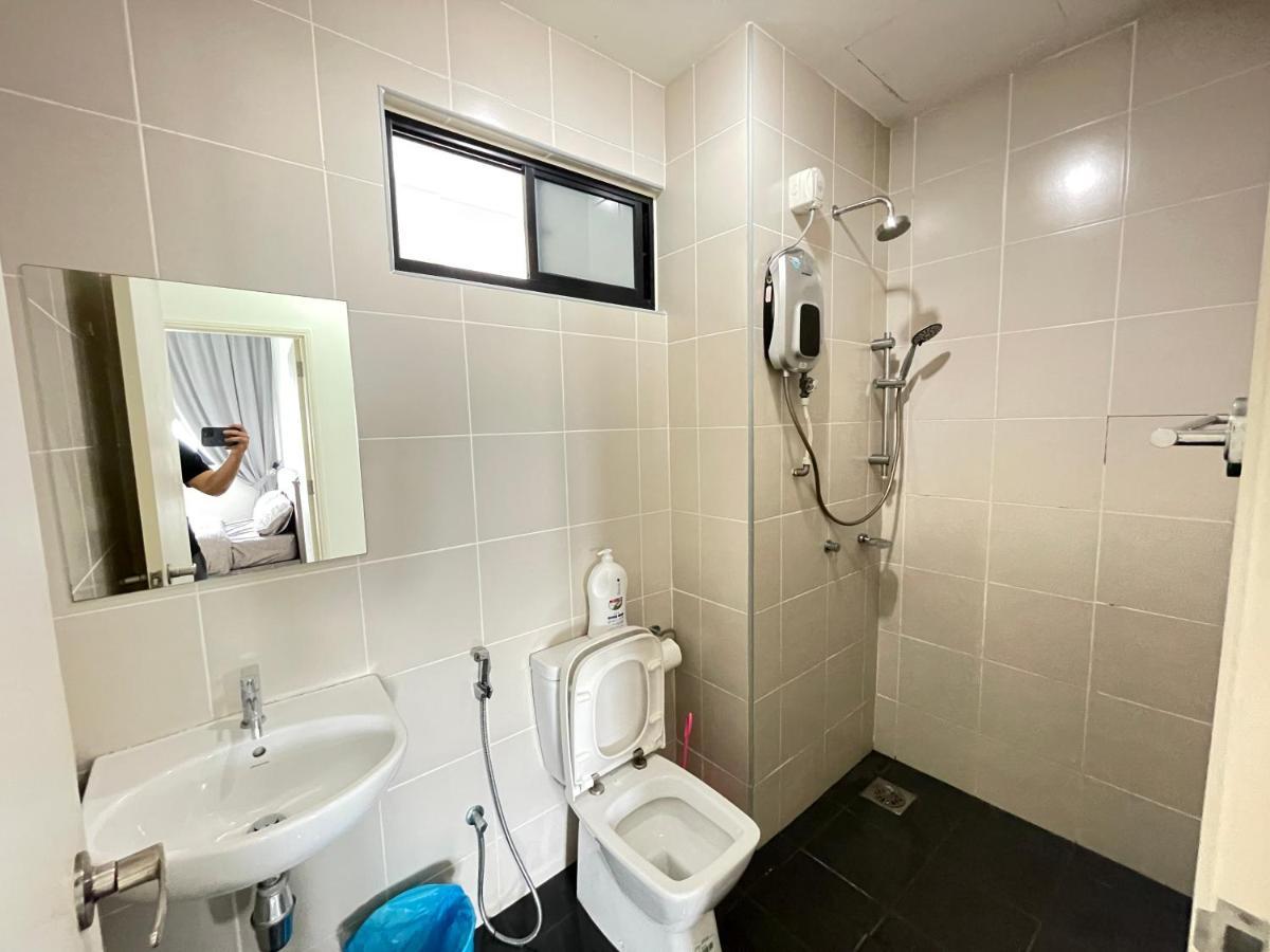 Meridin Medini By Wp Homestay Nusajaya  Esterno foto