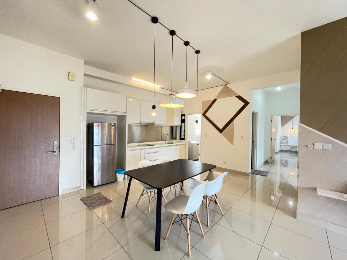 Meridin Medini By Wp Homestay Nusajaya  Esterno foto